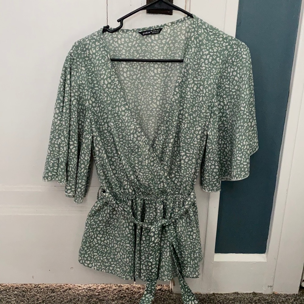 Green Cheetah Short Sleeve Blouse with Cinched Waist and Belt
